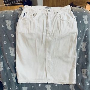 Karen Kane, size 12, white denim skirt.